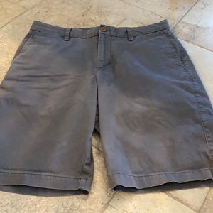 Tommy Bahama gray shorts size 34
